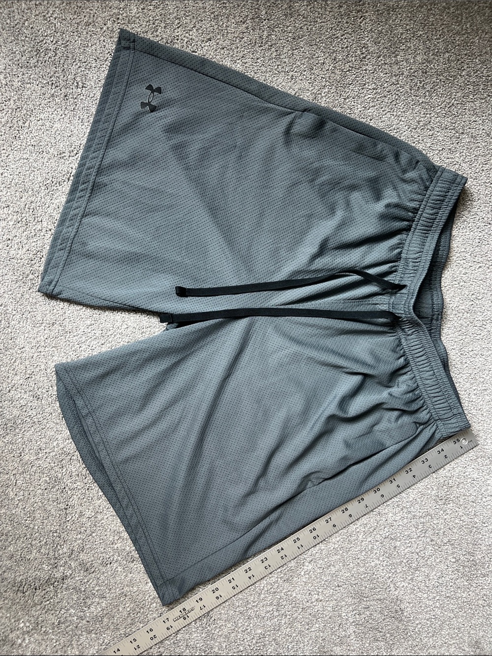 Under Armour loose fit large men’s 3 pair bundle. - Picture 7 of 8